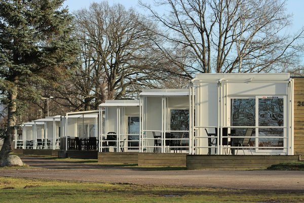 Où trouver une location de vacances en Provence avec des ateliers de tissage et des randonnées dans les champs de lavande?